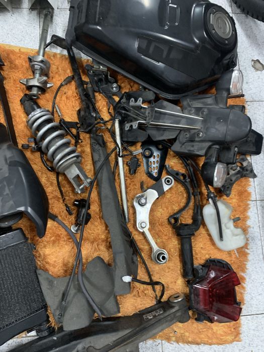 Yamaha MT 07  Peças (Ler anunçio)