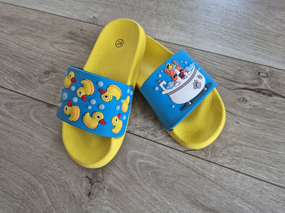 Jak nowe!Jak nowe!  Klapki dziecięce w kaczuszki, Smyk, rozm 28