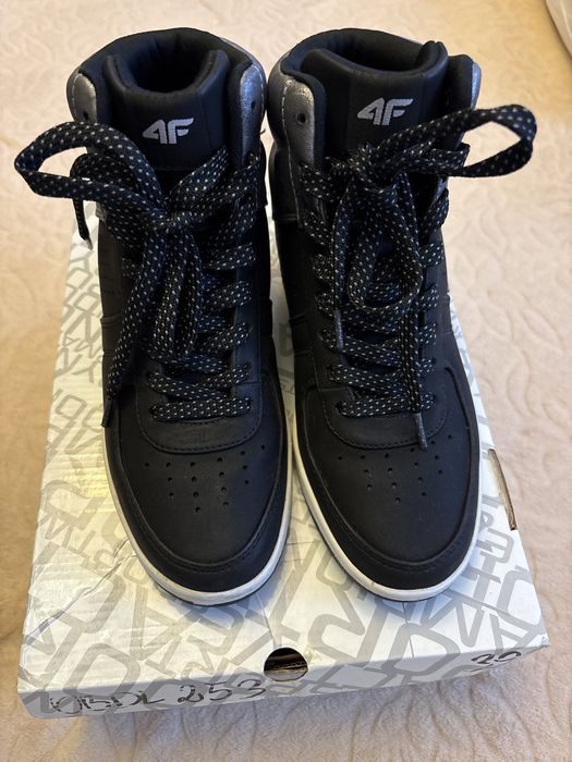 Buty na koturnie 4f, rozmiar 39.
