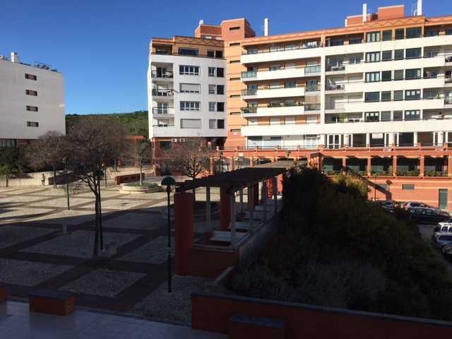 Oportunidade: T3 em Algés , espaçoso e com muita luz, excelentes acessos a Lisboa