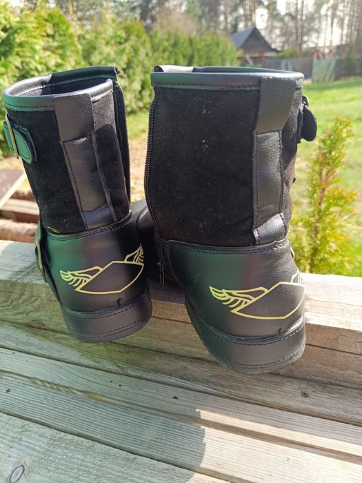 Sprzedam buty na  motocyl Nowe