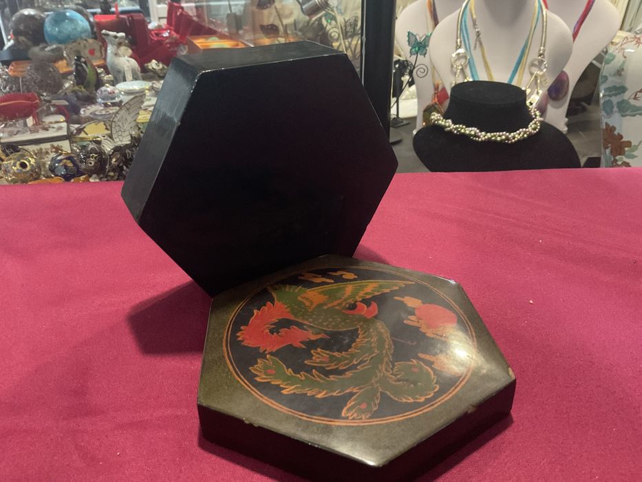 Caixa oriental lacada topo inlaid 11,5x06 cm octagonal
