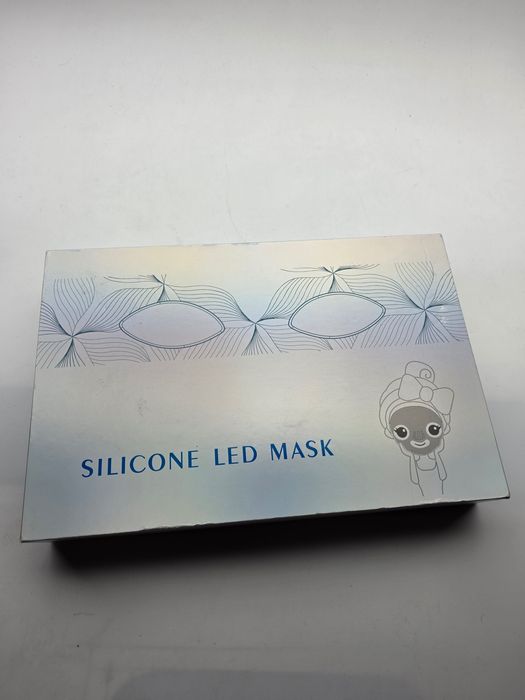 Silikonowa maska LED do fototerapii.