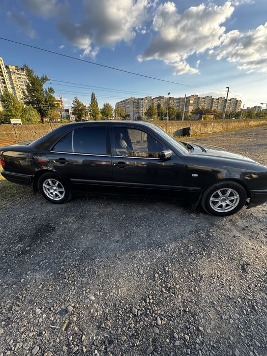 Мерседес w210 1996 2.0