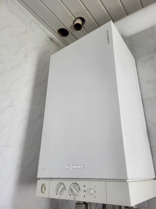 Продаж цегляного будинку з гарною земельною ділянкою, центр міста.