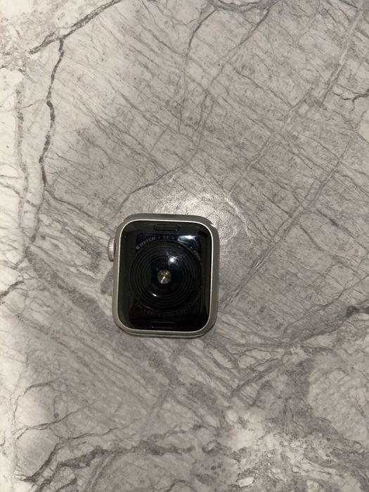 Apple watch se 40 mm вживані
