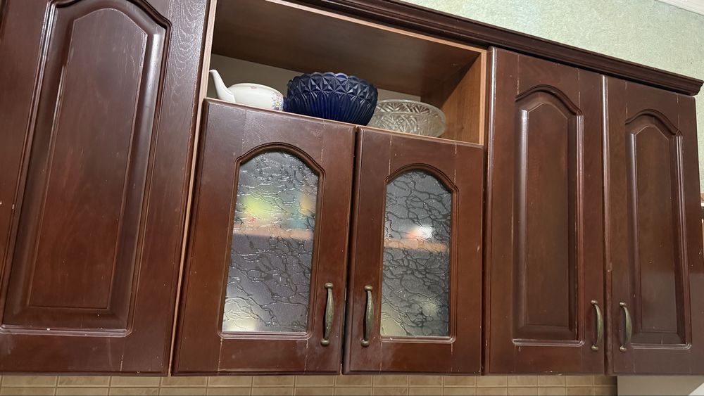 Кухня з дубовими фасадами