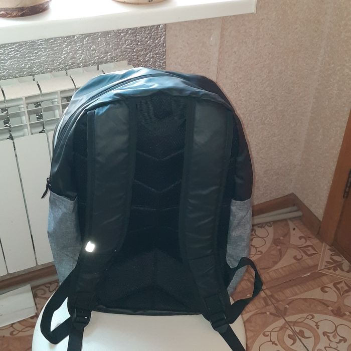 Школьные рюкзаки.цены в описании.