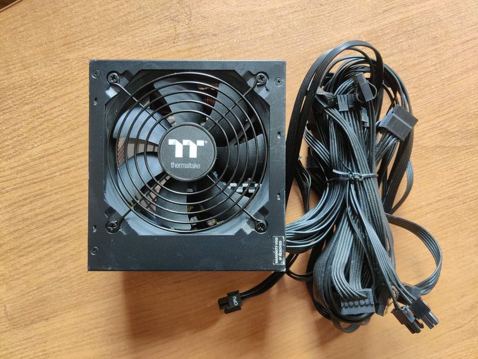 Thermaltake Berlin 750W ATX 3.1 / 12V-2x6 (на пломбе)