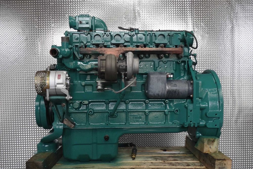 Remont silnika Volvo D7D do koparki, ładowarki, równiarki