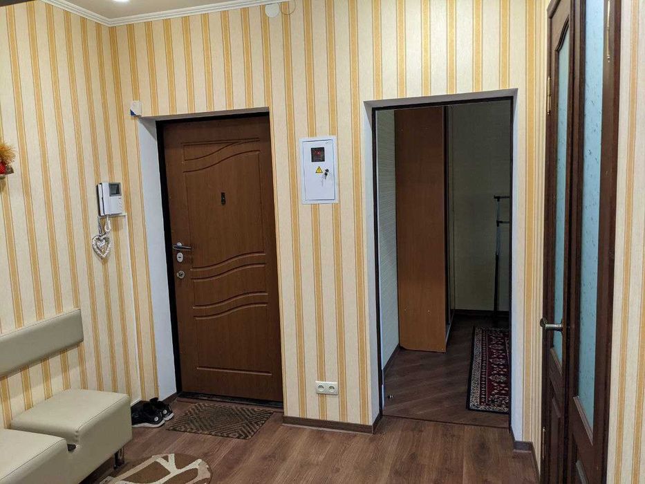 З комнатная квартира с ремонтом и мебелью