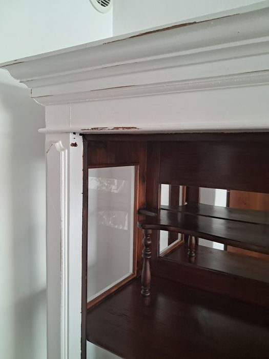 Serwantka, witryna shabby chic