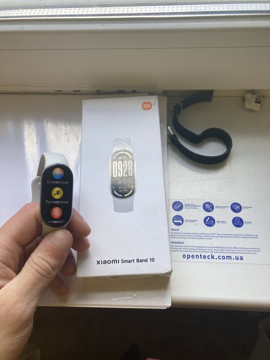Продам годинник Mi band 10