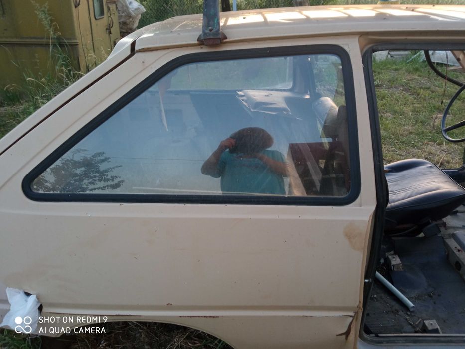 Продам скло заднє і бокові задні з автомобіля Таврія