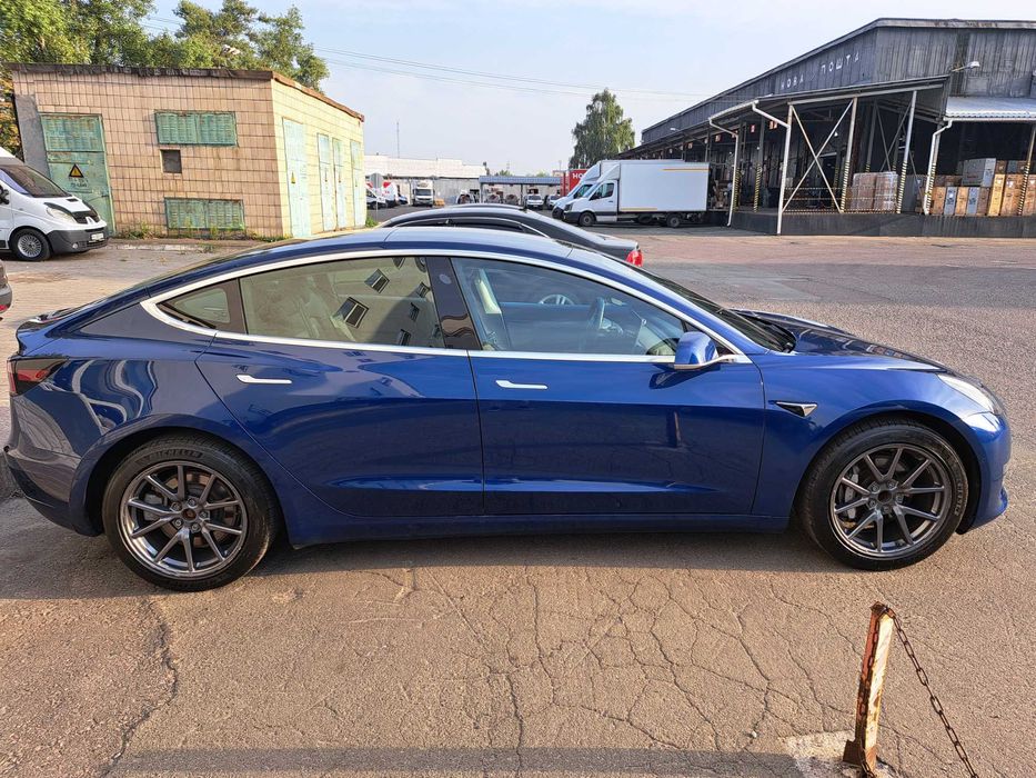 Tesla Model 3 Standart +
