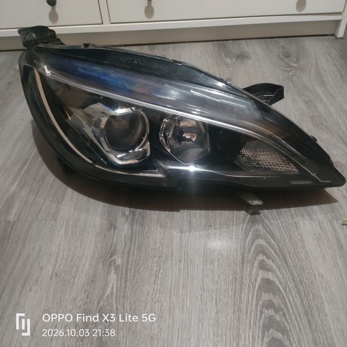 PEUGEOT 308 II  Farol direito – ORIGINAL