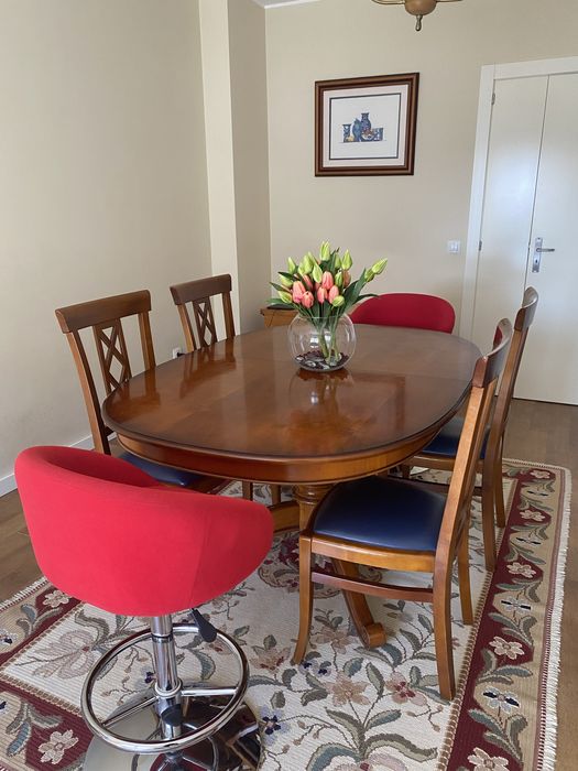 Mesa de jantar em madeira de cerejeira maciça estilo Luis Filipe