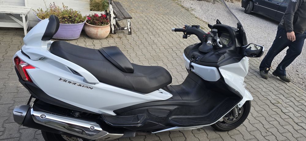 Suzuki Burgman 650
