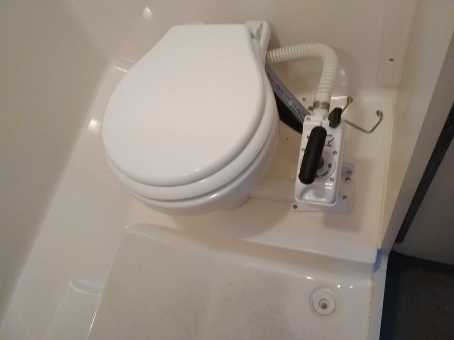 sprzedam jacht motorowy GLARSTON 249 GT ,silnik volvo penta 5,0 GXI