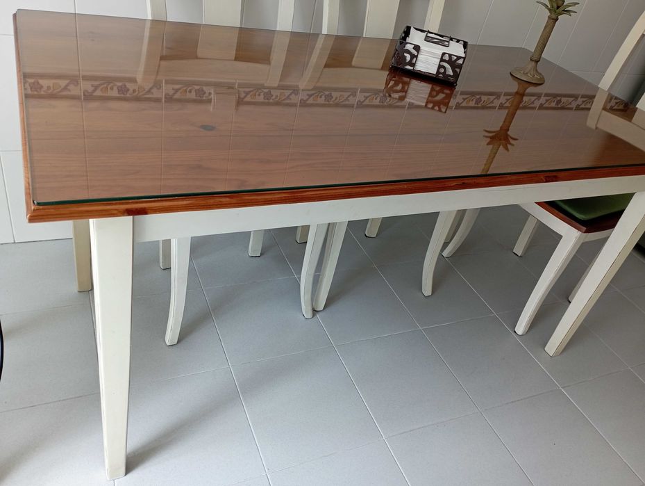 Mesa de cozinha retangular