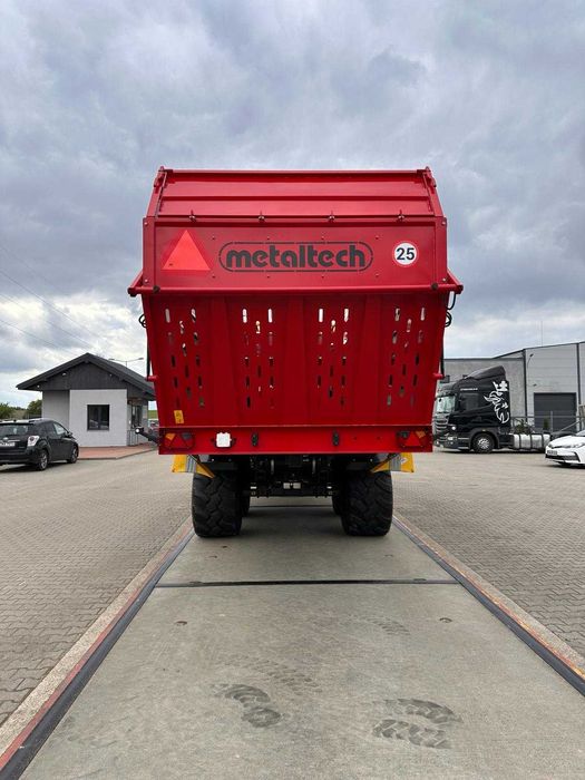 Przyczepa samozbierająca do zielonki METAL-TECH ROTO 10 ton | OD RĘKI