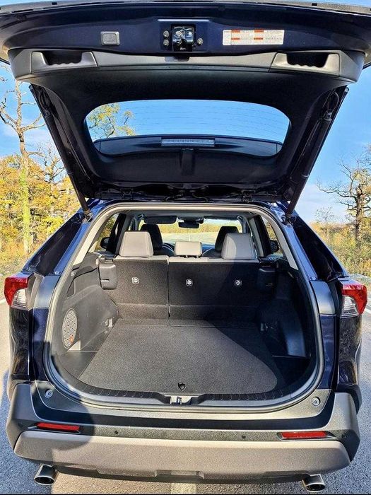 Toyota RAV4 2020 року