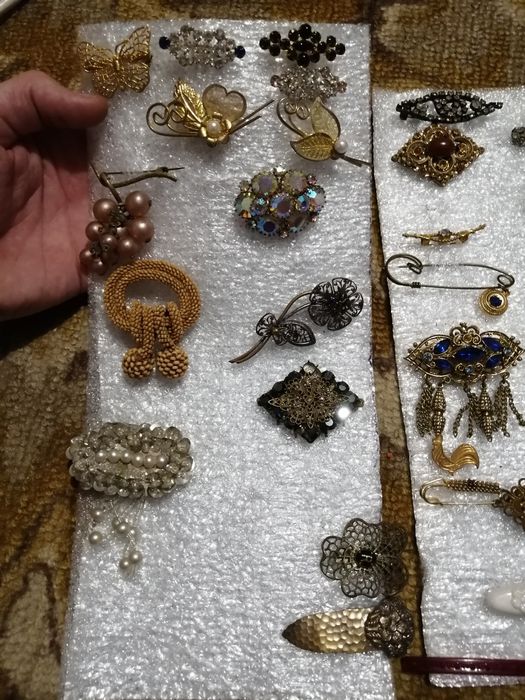 Брошь разные, старинные, ссср, Чехословакия.