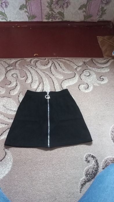 Продам юбку розмір С чорного кольору  у гарному стані