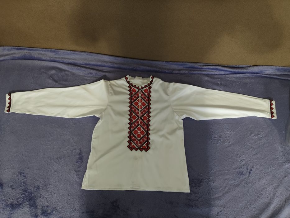 Продам вишиванку на хлопчика
