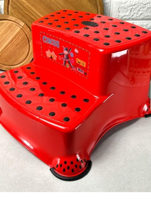 Стільчик-сходинки дитячий Irak CM 520 пластиковий 40х37х21 см Червоний