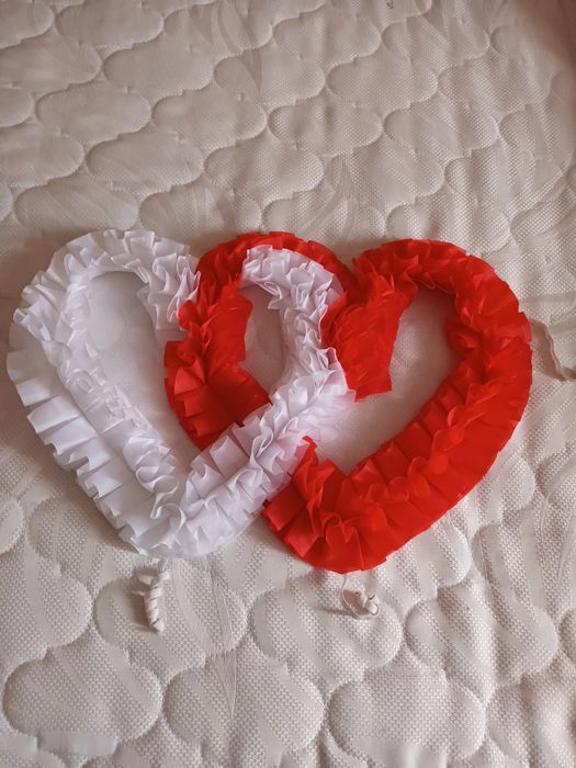 Прикраса на весільну машину