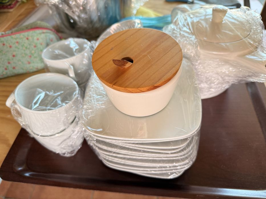 Conjunto de chavenas e açucareiro514621979681761283
