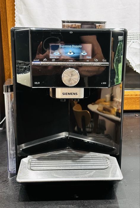 Siemens EQ 9  S300 automatyczny ekspres ciśnieniowy