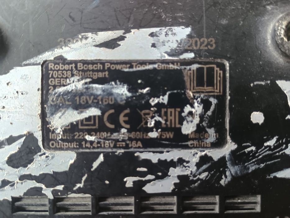 Szybka ładowarka Bosch GAL 18 V-160