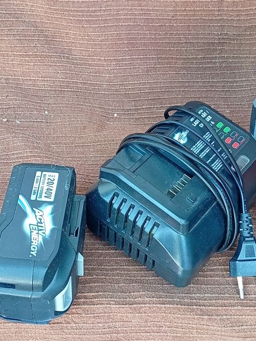 Aspirador Portátil a bateria bem funcional de seiscentos ml