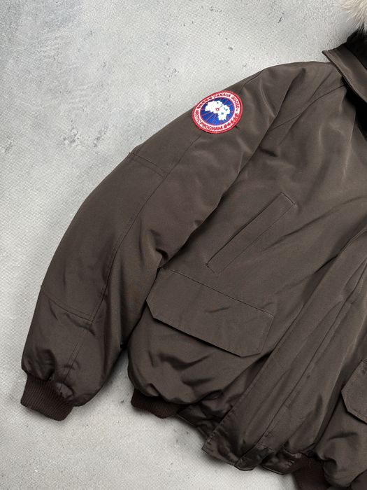 Kultowa kurtka puchowa / bomberka Canada Goose – model Chilliwack Bomber