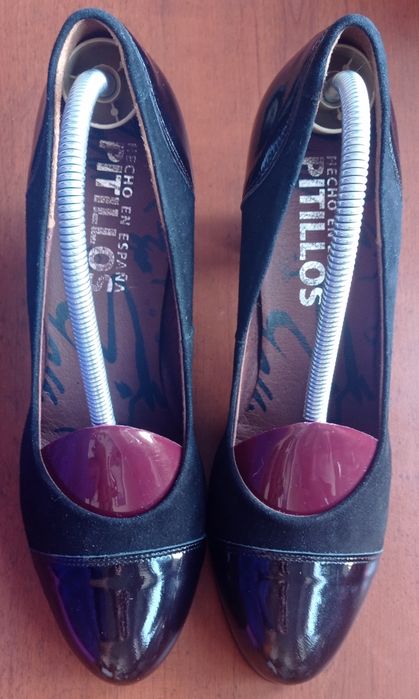 Eleganckie czółenka Pitillos 40