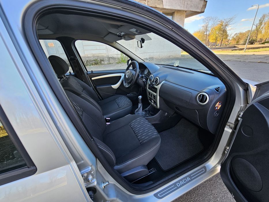 Продам Dacia Logan MCW Laureat Black Line 2012 г.в