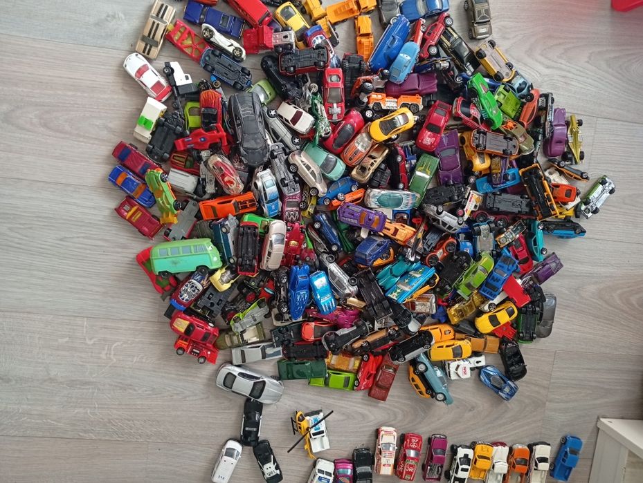 Carrinhos Hotwheels 255unidades
