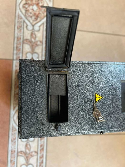 Щит учета вуличний під трифазный лічильник и 6 модулей (IP54)