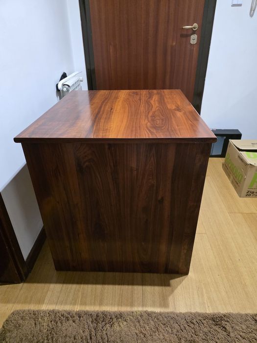 Secretária Compacta em Madeira – Ideal para Escritório ou Estudo