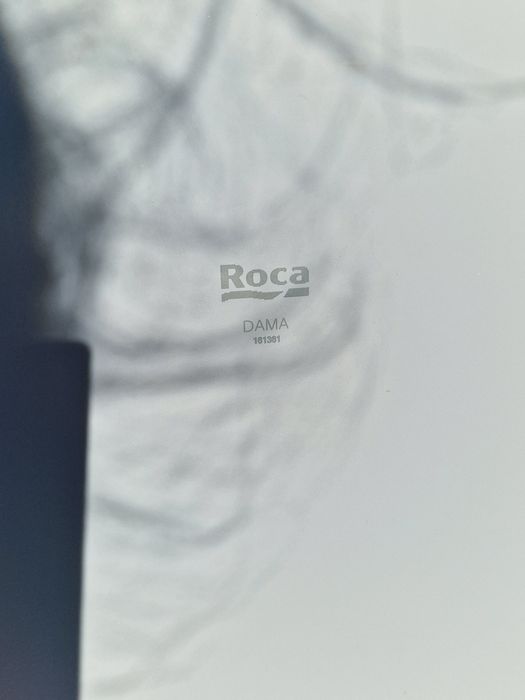 Miska WC podwieszana z sedesem marki ROCA