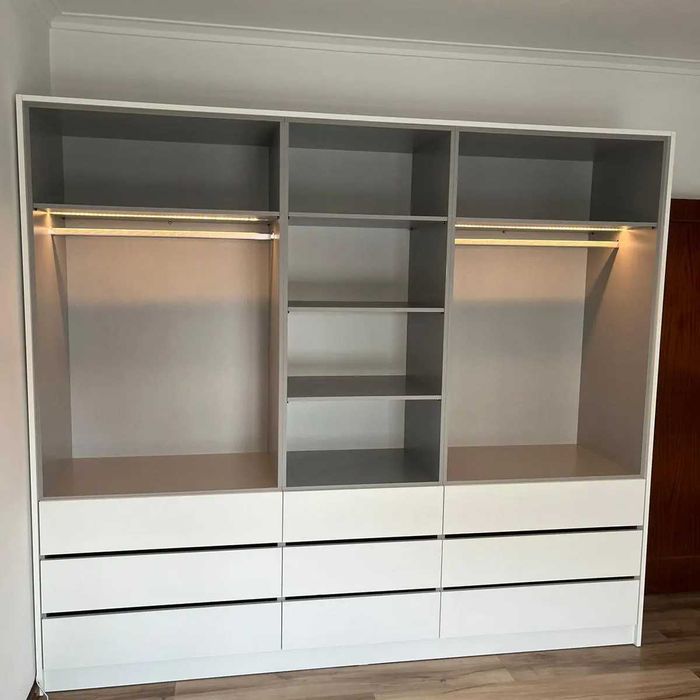 Roupeiro Aberto com led Novo