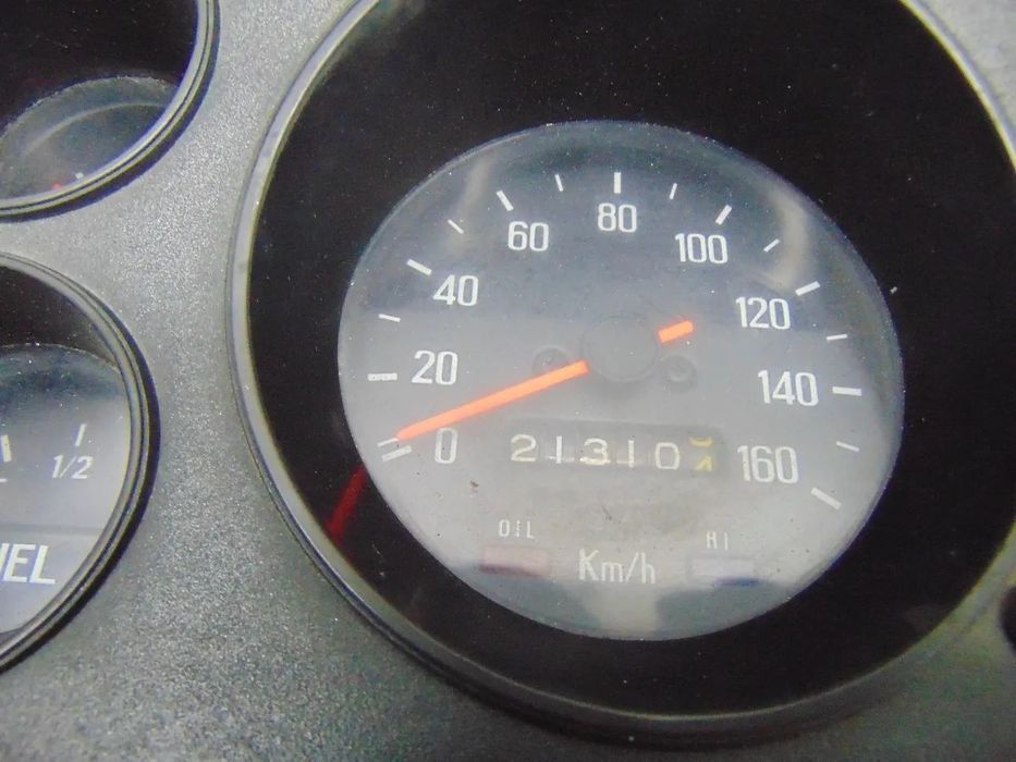 Datsun 100A conta kilómetros " usado em bom estado