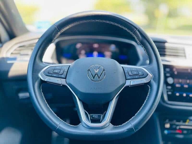 2023 Volkswagen Tiguan SE R-Line Black