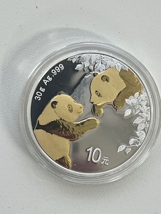 Срібна монета Китаю 10 юаней Панда 2023 р. З позолотою