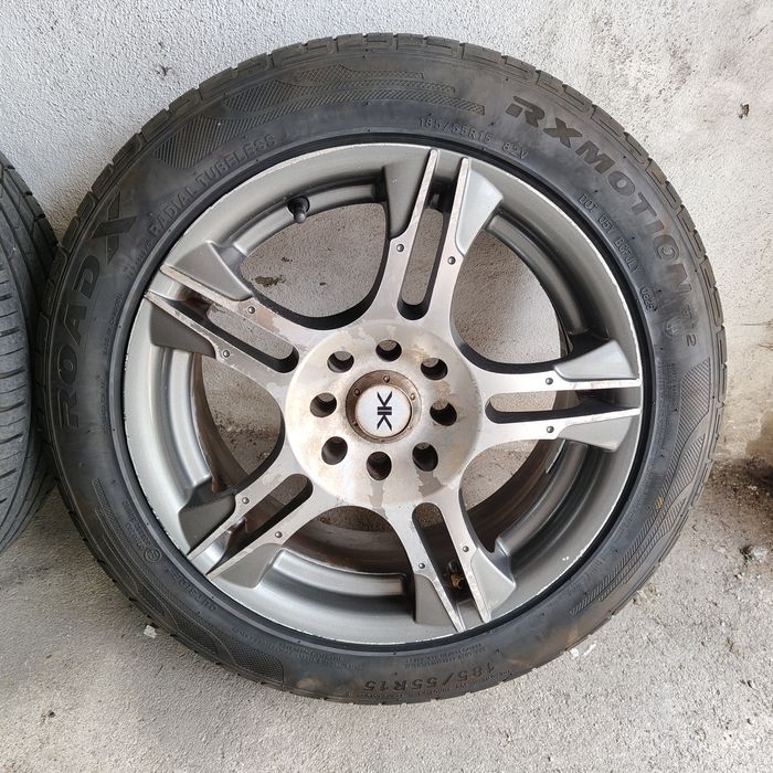 Vendo jantes 15 com pneus novos