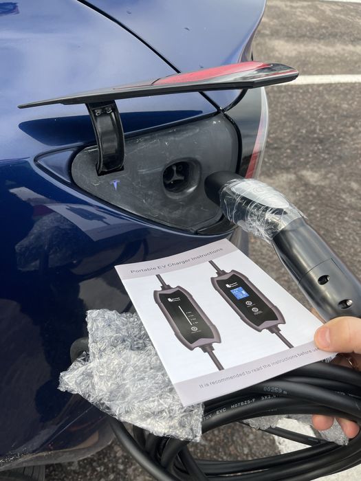 Зарядка тесла модел 3 Y S X 16а 32а type 1 не вибиває від перепаду нап