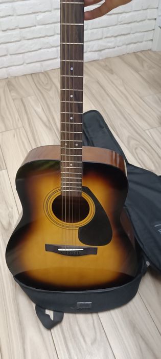 Yamaha f310 Акустична гітара