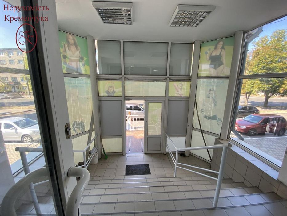Продаж комерційного приміщення фасадна лінія центр